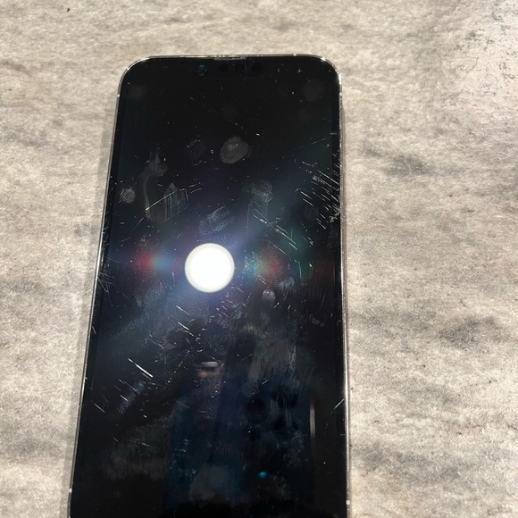 I phone 13 pro max - Picture 3 of 3